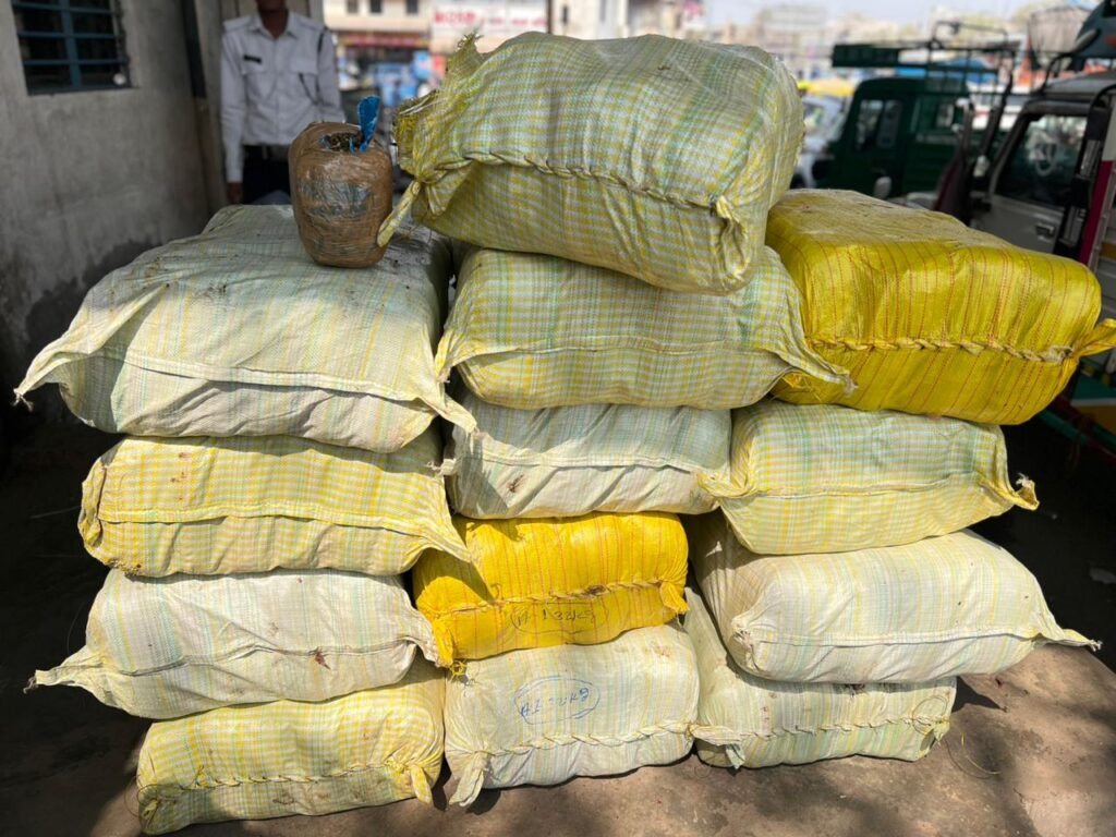 ક્રાઈમ બ્રાન્ચ : નારોલ પાસે 2.03 કરોડોનો ‘ગાંજો’ પકડાયો 53 ક્રાઈમ બ્રાન્ચ