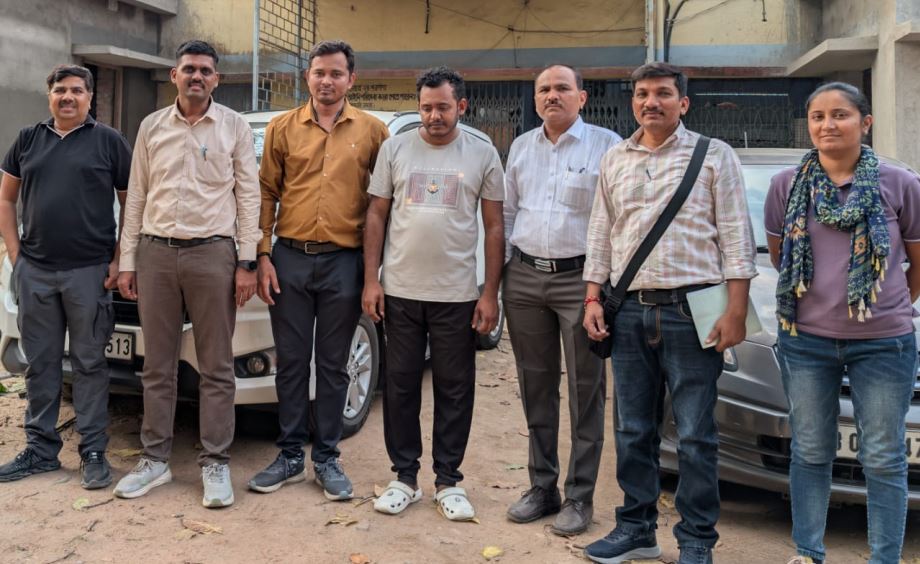 સાયબર ક્રાઈમ આરોપી અને પકડનાર કર્મચારીઓ