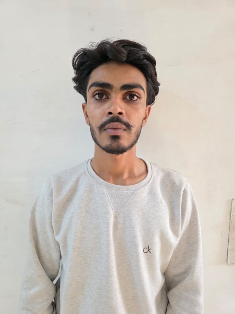 સાણંદ પોલીસ : ‘બાબા ફેશન’ ના ઓઠે ડ્રગ્સનું કાળું બજાર: પોલીસે ‘લવલી’ સહિત ૪ આરોપીઓને દબોચ્યા 49 3 1