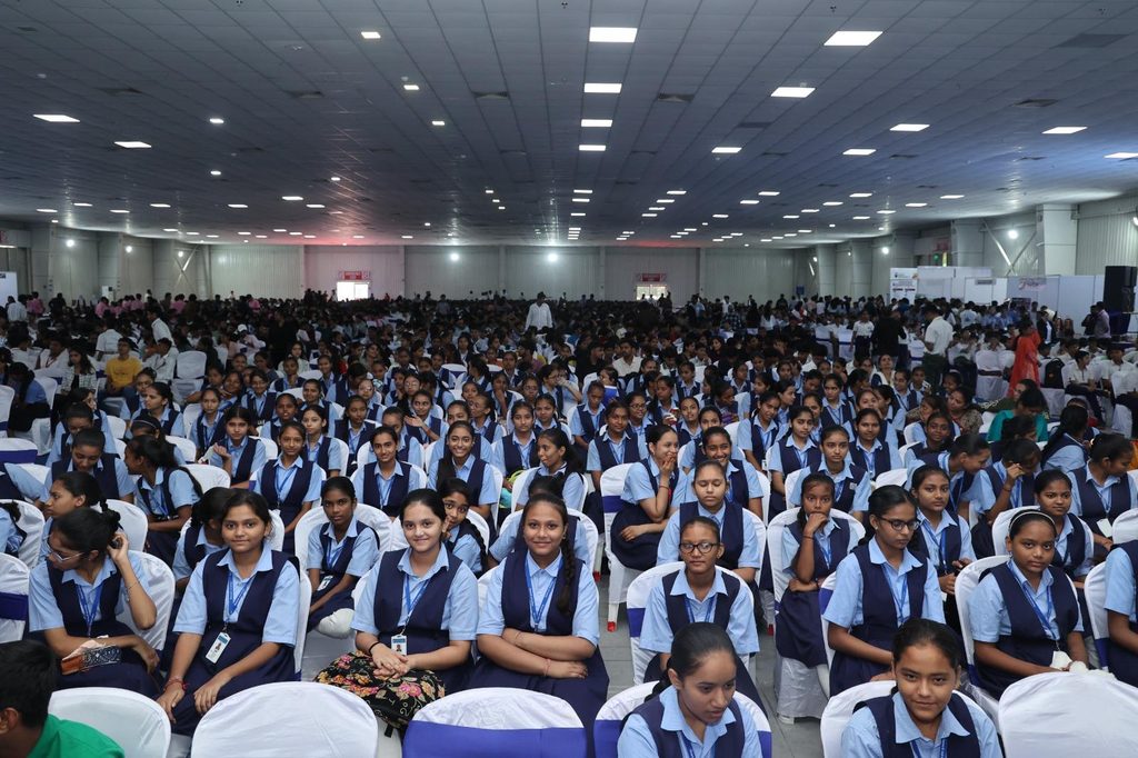 ASPIRE 2026 : પાઇલટ બન્યા વિના પણ એવિએશનમાં નોકરી? ASPIRE 2026નો નવો ધમાકો 43 Aviation Careers India