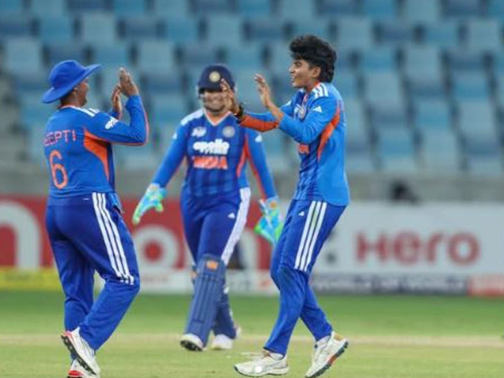 Women Cricket 6