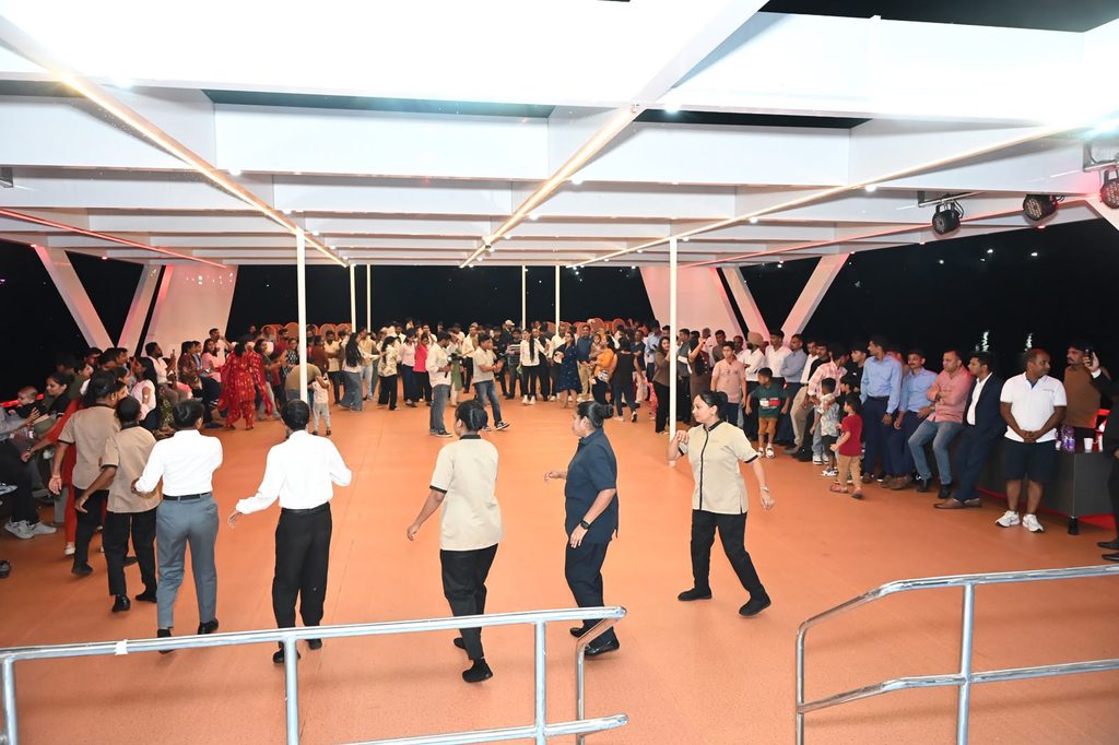 Ekta Cruise : એકતાનગરમાં ₹16 કરોડની ક્રૂઝ તૈયાર! 600 પ્રવાસીઓ માટે શું છે ખાસ? 44 Ekta Nagar Cruise