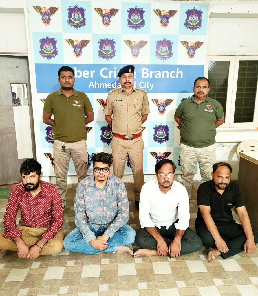 Ahmedabad Cyber Crime : શેરબજારમાં 20% નફાની લાલચ આપી ₹67.92 લાખની ઠગાઈ! દુબઈ સુધી પહોંચ્યા તાર 43 Ahmedabad Cyber Crime Dubai Cyber Fraud 2