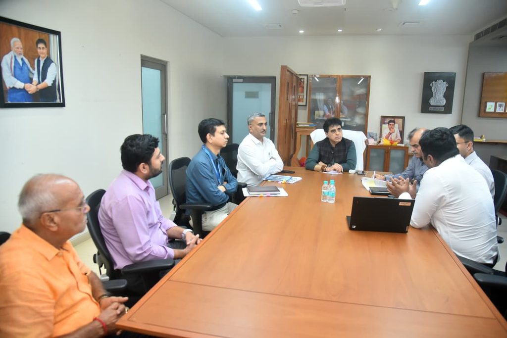 Gujarat : ગુજરાતમાં મોતિયાની સર્જરી માટે ₹8.85 કરોડની મંજૂરી, 18 અદ્યતન મશીનથી શું બદલાશે? 42 GUJ Health 1