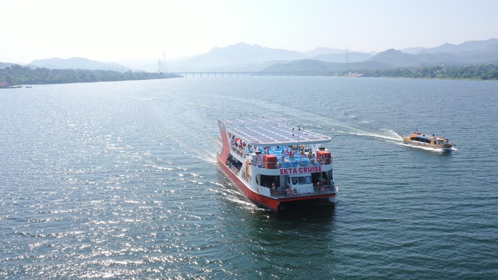 Ekta Cruise : એકતાનગરમાં ₹16 કરોડની ક્રૂઝ તૈયાર! 600 પ્રવાસીઓ માટે શું છે ખાસ? 42 Ekta Nagar Cruise 1